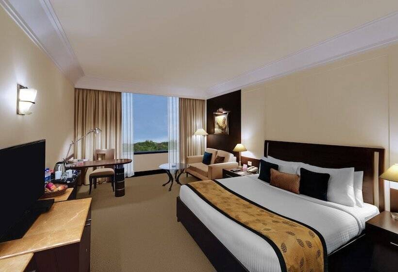 Номер Клуб, Ramada Plaza By Wyndham Jhv Varanasi