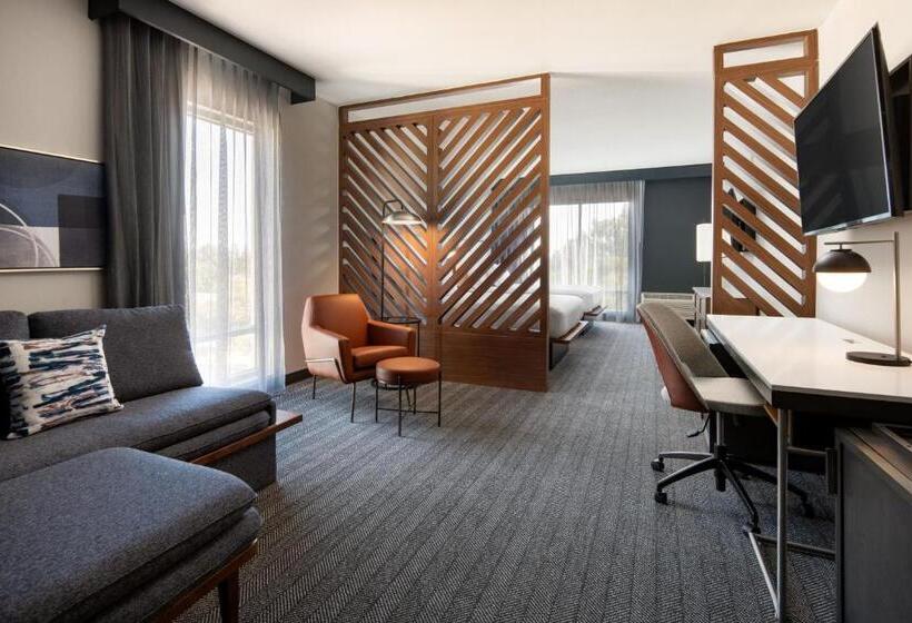 Президентский Люкс, Courtyard By Marriott Fresno Clovis