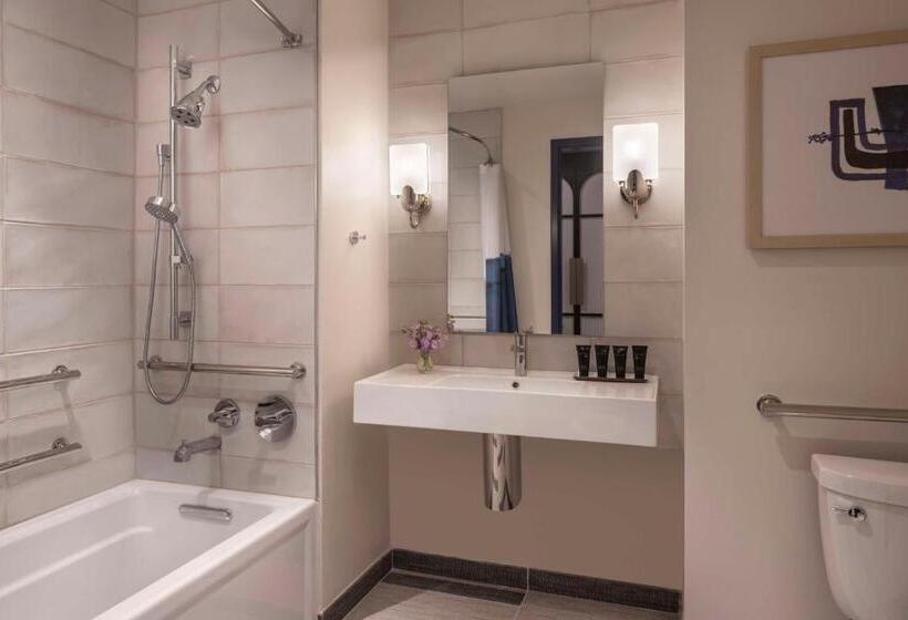 Standard-invahuone, Hyatt Centric Downtown Nashville
