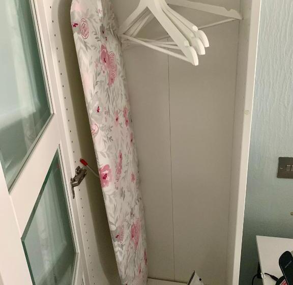 Family Suite, Lochindaal