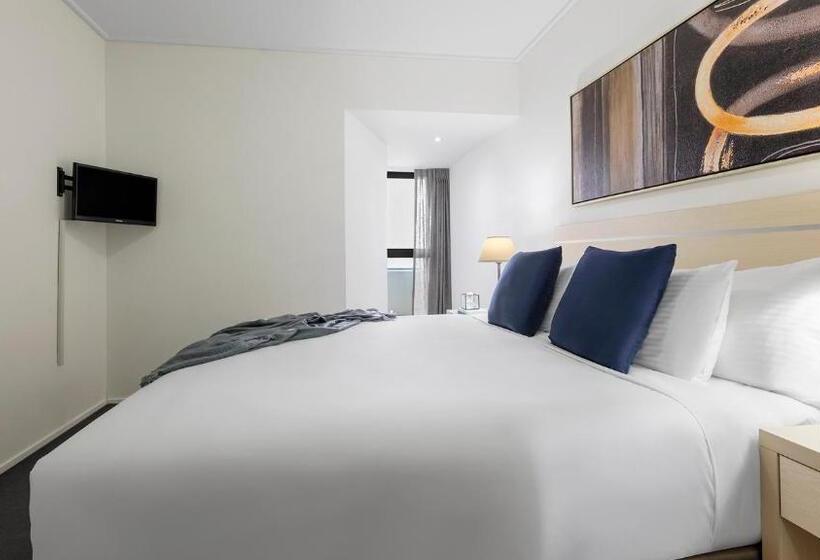 1 Bedroom Apartment River View, Oaks Brisbane Aurora Suites