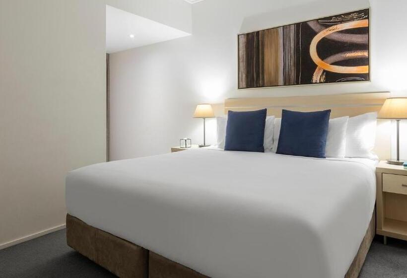 2 Bedrooms Apartment River View, Oaks Brisbane Aurora Suites