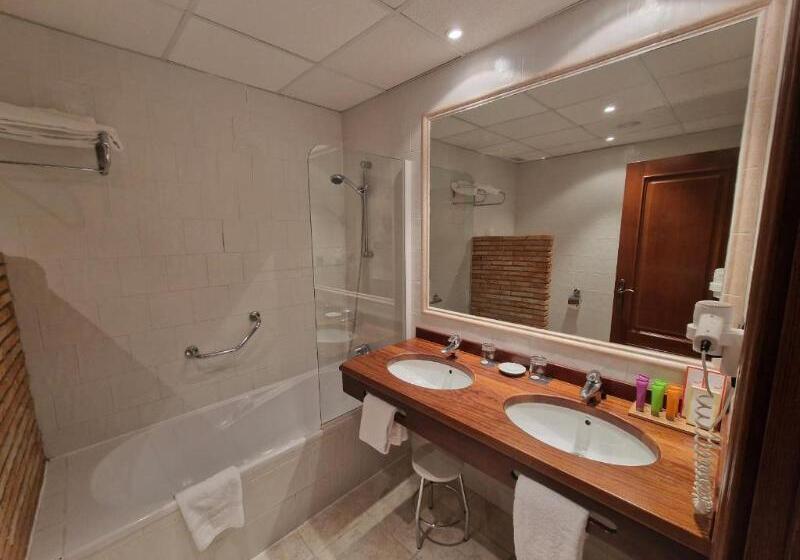 Номер Стандарт Трехместный, Sno Villa De Sallent 4