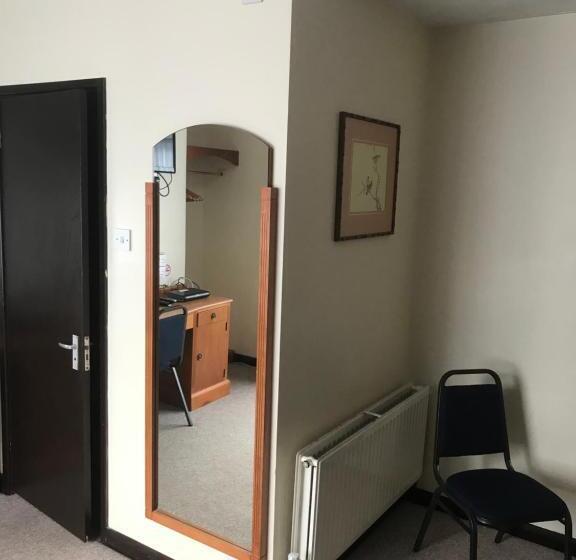 اتاق استاندارد, Dolphin Hotel Public House Weymouth
