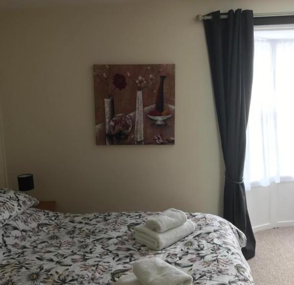 اتاق استاندارد, Dolphin Hotel Public House Weymouth