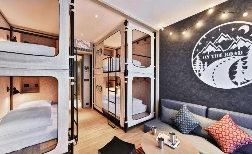 اتاق کلاسیک چهارنفره, Just Sleep Tainan Hushan