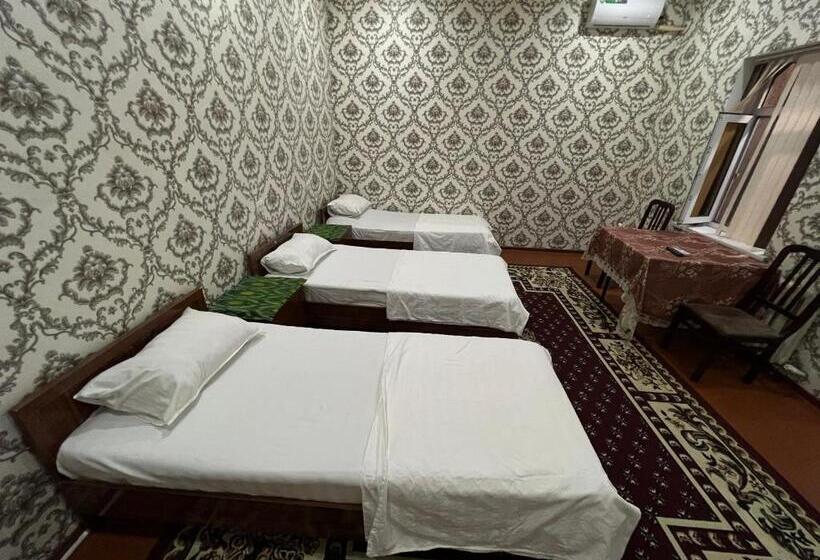 اتاق سوپریور سه تخته, Dilnura Guest House