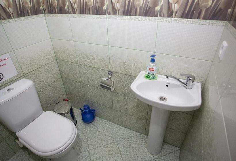 اتاق استاندارد چهار تخته, Dervish Hostel