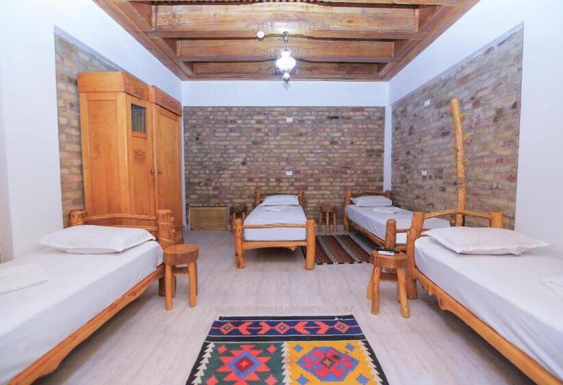 اتاق استاندارد چهار تخته, Dervish Hostel