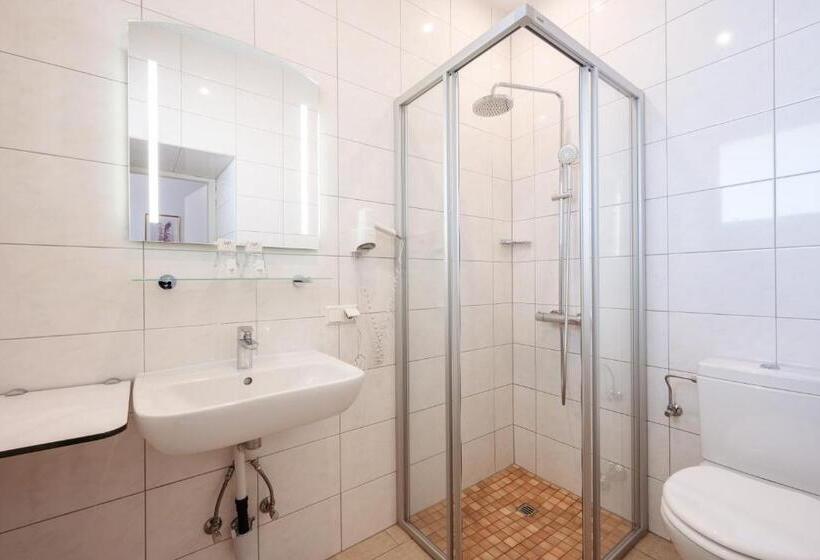 Четырехместный Номер Стандарт, Landhotel Freitag