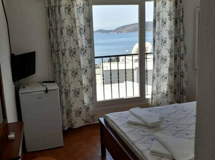 Номер Стандарт Вид на Море, Berg Otel