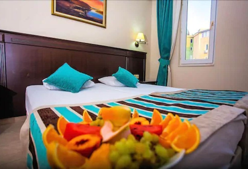 Quarto Familiar, Kleopatra Royal Palm