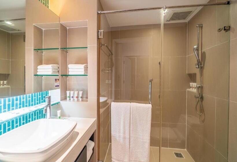 2 Bedroom Suite with Terrace, Radisson Resort And Suites Phuket