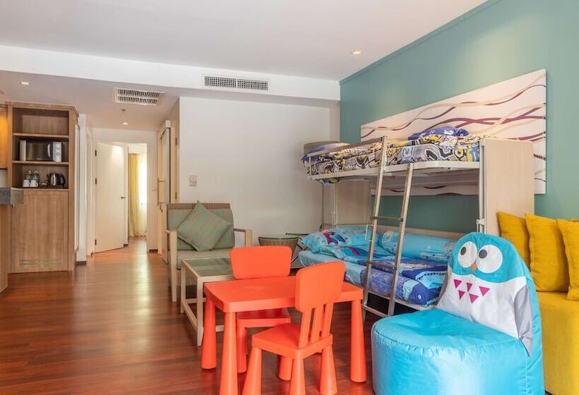 2 베드룸 패밀리 스위트, Radisson Resort And Suites Phuket