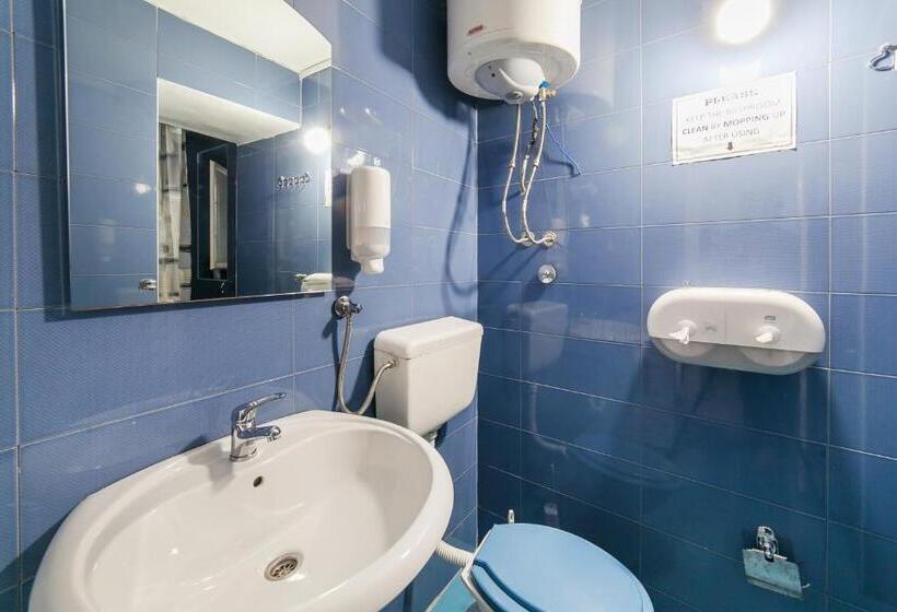 Triple Room Sea View, Montenegro Hostel 4u