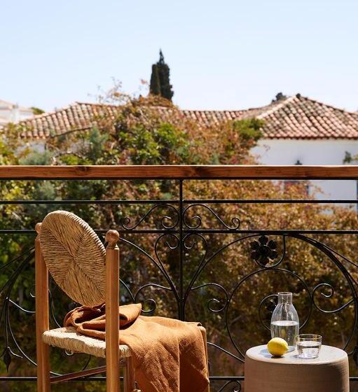 Номер Deluxe с Балконом, Yayaki Spetses