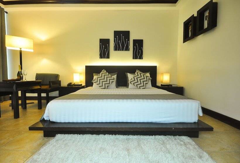 디럭스 룸, Boracay Ocean Club Beach Resort