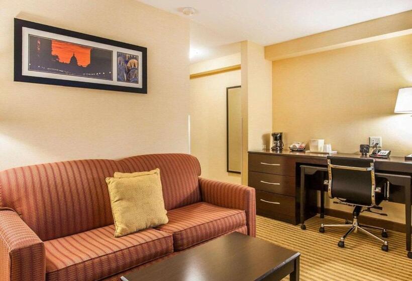 キングサイズベッドのスイートルーム, Comfort Suites Wenatchee Gateway