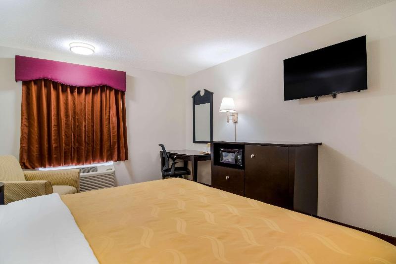 스탠다드 룸 킹사이즈 침대, Quality Inn
