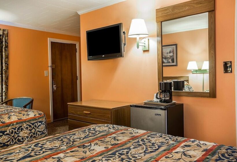 带2个双人床的标准工作室, Rodeway Inn Lincoln I 93