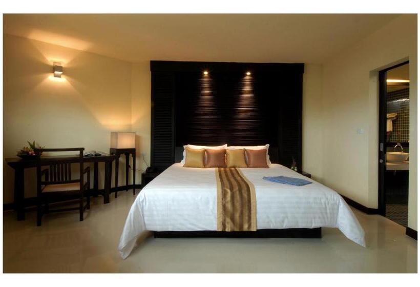 Номер Superior Вид на Бассейн, The Nouveau Chumphon Beach Resort And Golf