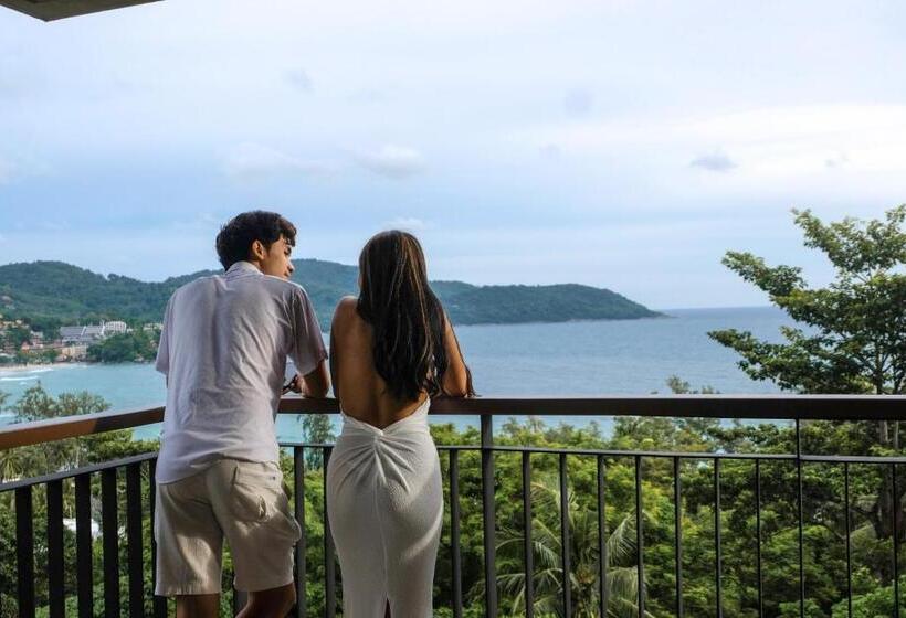 带大床的豪华间, Novotel Phuket Kata Avista Resort And Spa
