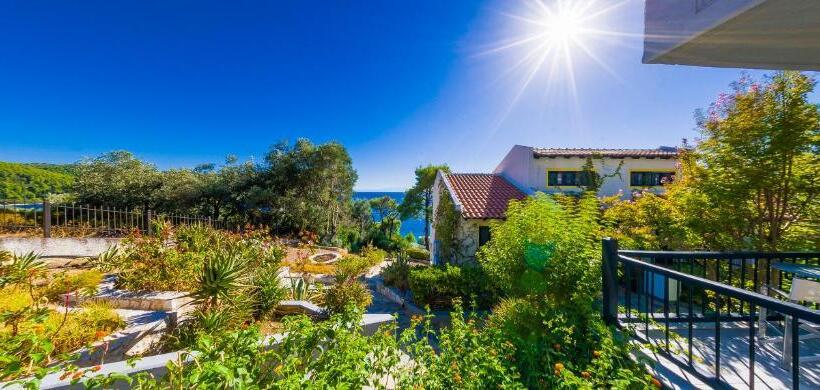 Номер Стандарт Вид на Сад, Adrina Beach