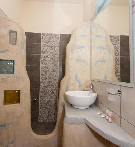 Четырехместный Номер Стандарт, Alexandra S Rooms