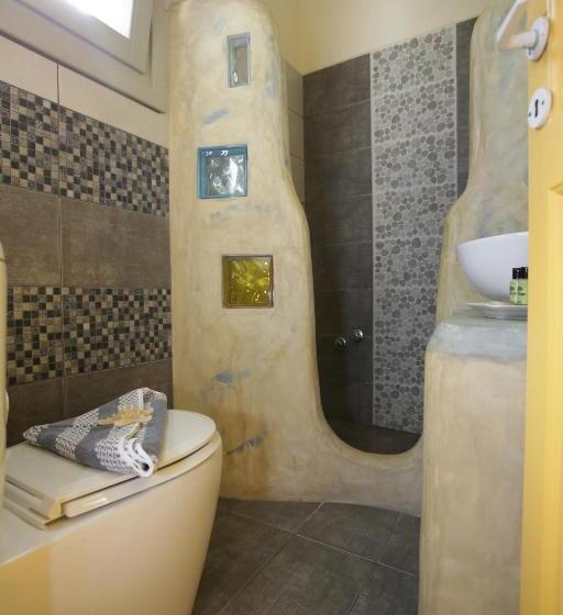 غرفة قياسية إطلالة جانبية علي البحر, Alexandra S Rooms