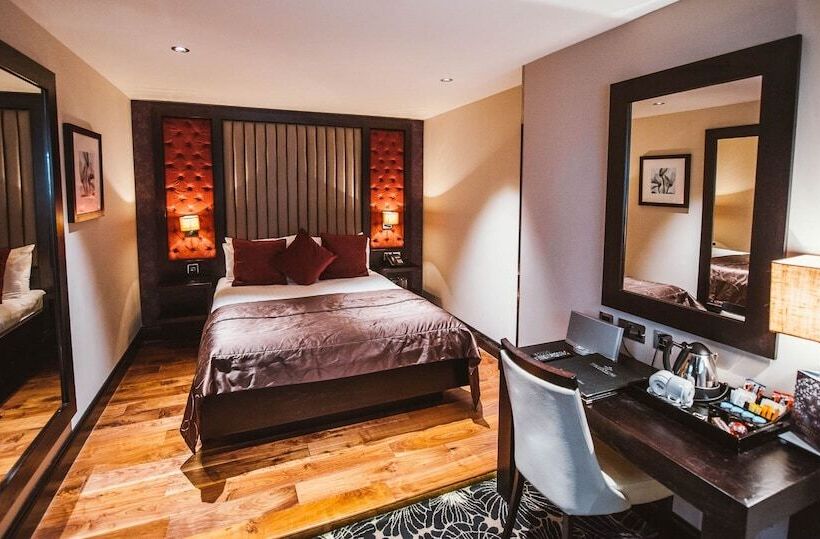 Семейный Номер, The Torrance Hotel
