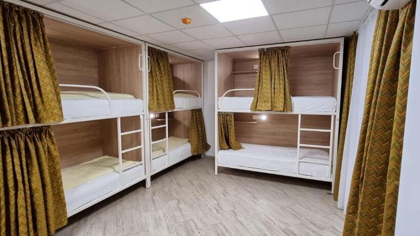 تختخواب در اتاق مشترک, Hostel Citadella