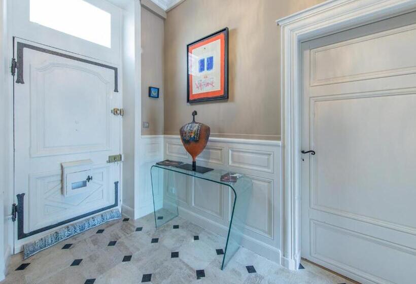 غرفة قياسية, Room In Guest Room   This 10th Century Home Sits In An Extraordinary Setting In The Center Of Orlean