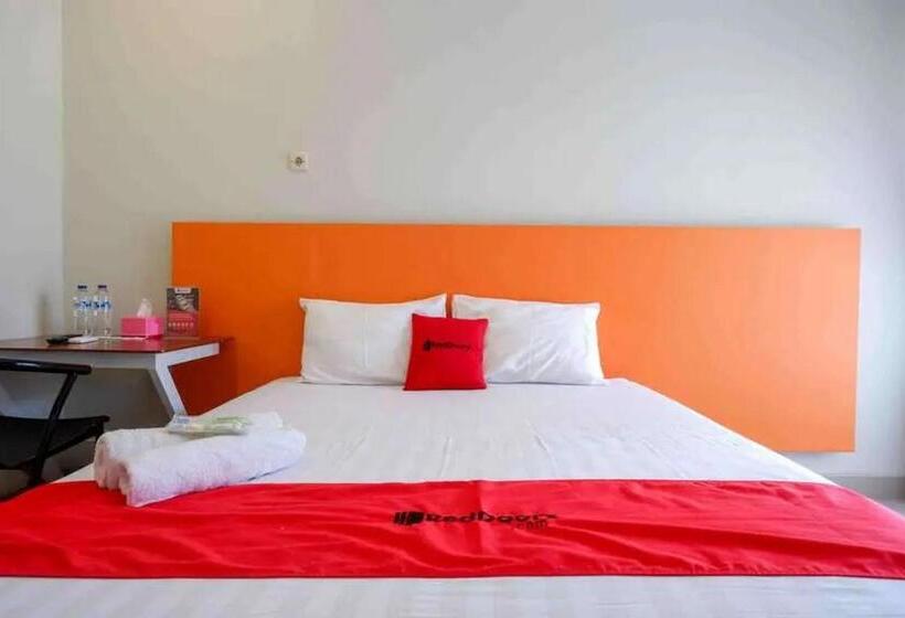 Номер Стандарт, Reddoorz Near Stadion Kridosono Blora