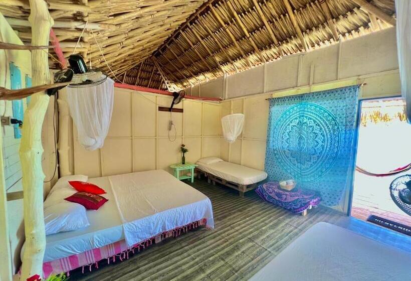 Четырехместный Номер Стандарт, Tintipan Ashram Hostel & Glamping