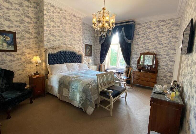 Полулюкс, Rossington Hall
