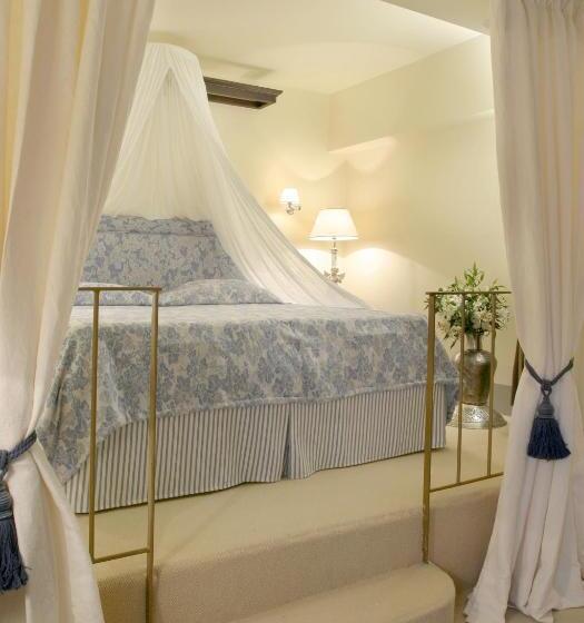 جناح جونيور, Le Convivial Luxury Suites & Spa