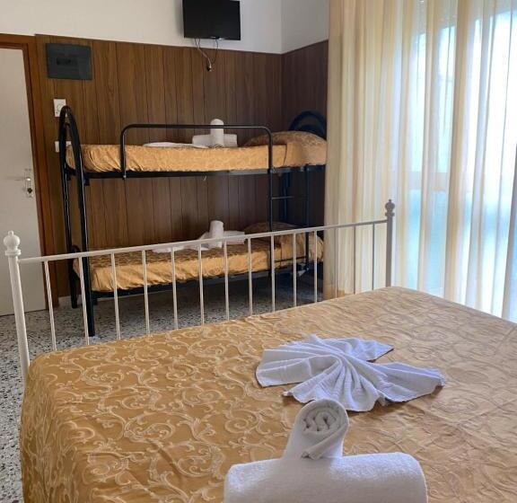 スタンダード４人部屋, Modenese