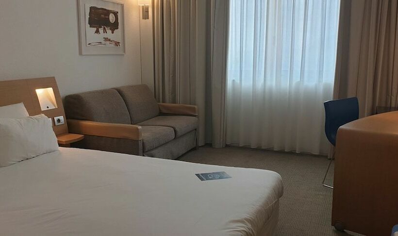 اتاق سوپریور با چشم‌انداز دریا, Novotel Salerno Est Arechi