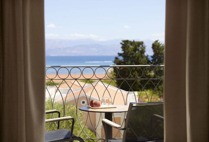 Семейный Номер Вид на Море, Roda Beach Resort & Spa