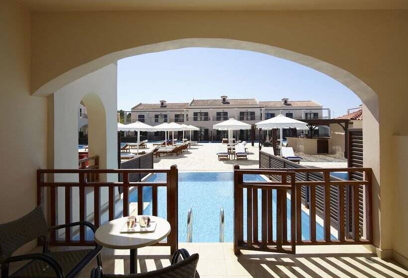 Семейный Номер, Roda Beach Resort & Spa
