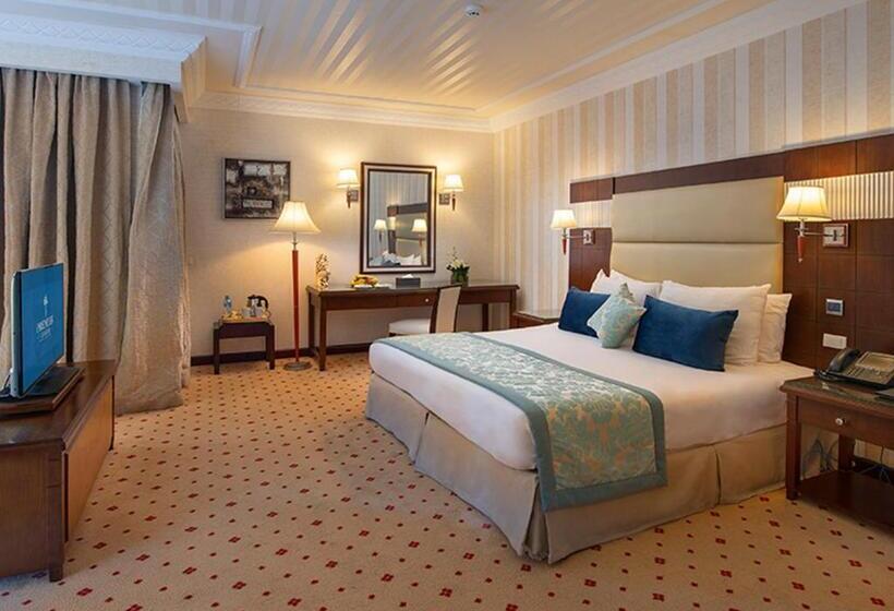 سوئیت با چشم‌انداز دریا و هیدروماساژ, Premier Le Reve Hotel & Spa Sahl Hasheesh   Adults Only 16 Years Plus