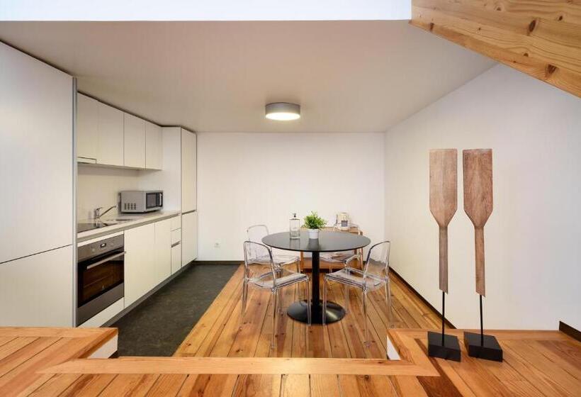 استودیوی سوپریور, Condes De Azevedo Palace Apartments