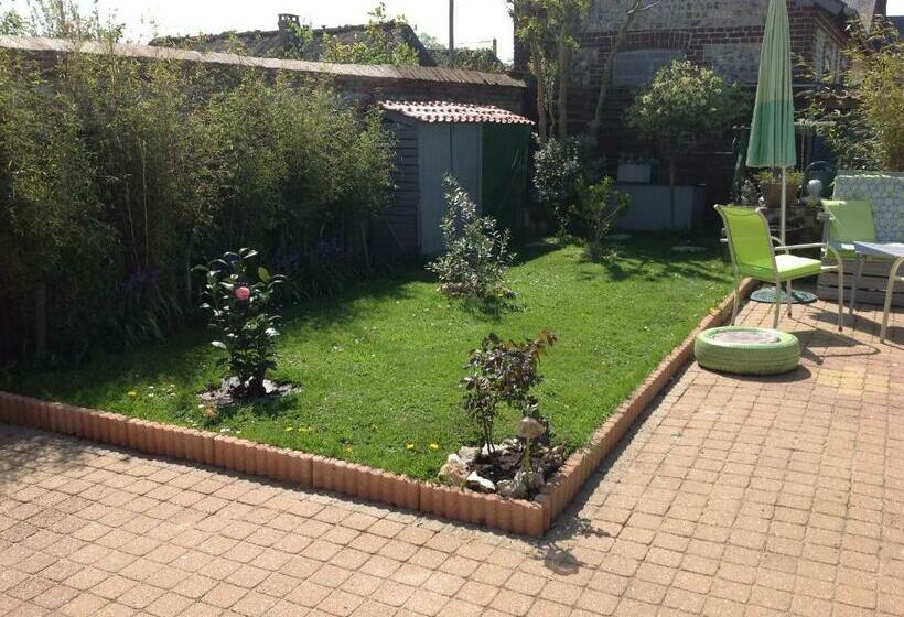 Номер Стандарт Вид на Сад, Le Jardin Des Poules