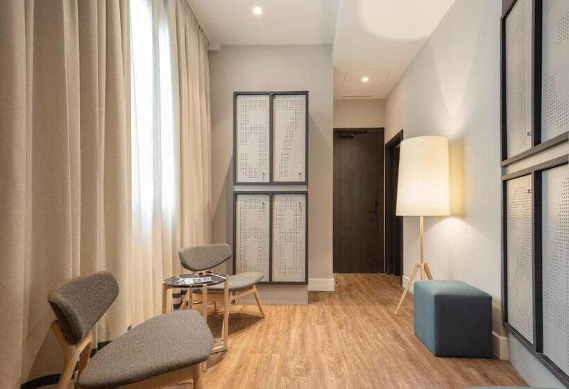 Quarto Quádruplo Estandar, Toc Hostel Málaga