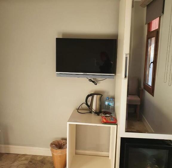 经济房, Teos Lodge