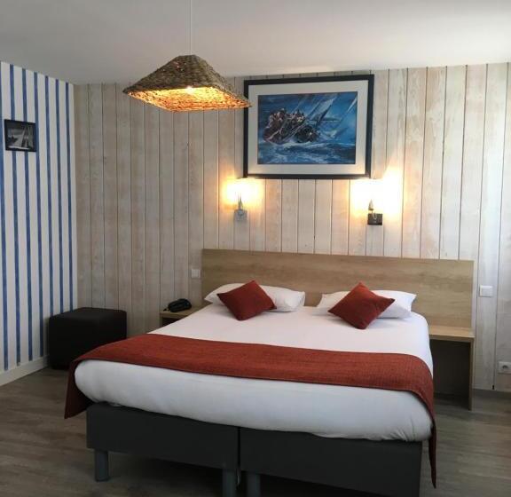 Номер Престиж, Brit Hotel Des Halles