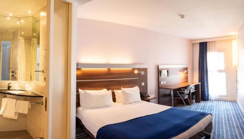 Номер Стандарт, Holiday Inn Express Marseille Saint Charles, An Ihg