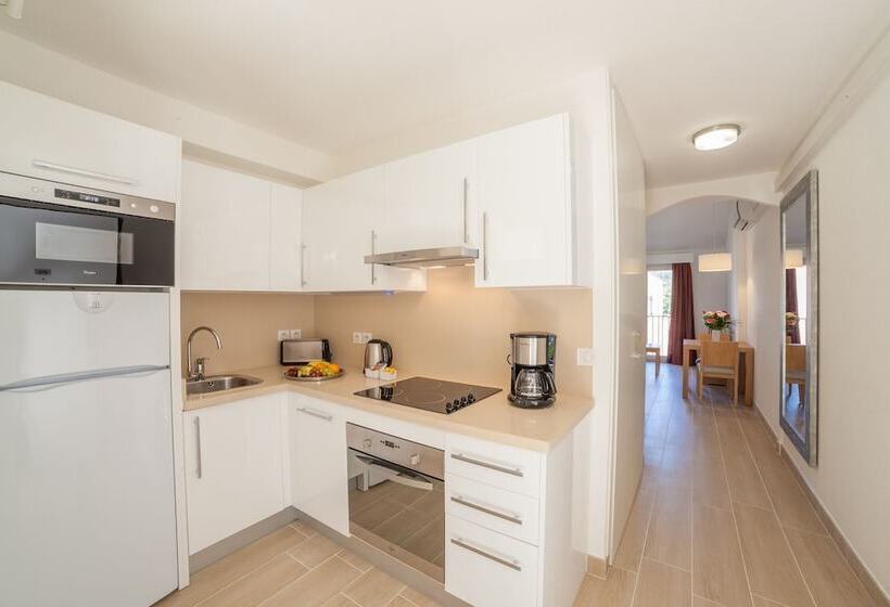 스탠다드 스튜디오, Le Club Mougins