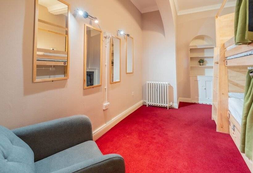 Кровать в Общей Комнате, Palmers Lodge Swiss Cottage