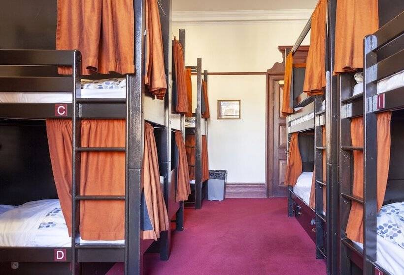 Кровать в Общей Комнате, Palmers Lodge Swiss Cottage